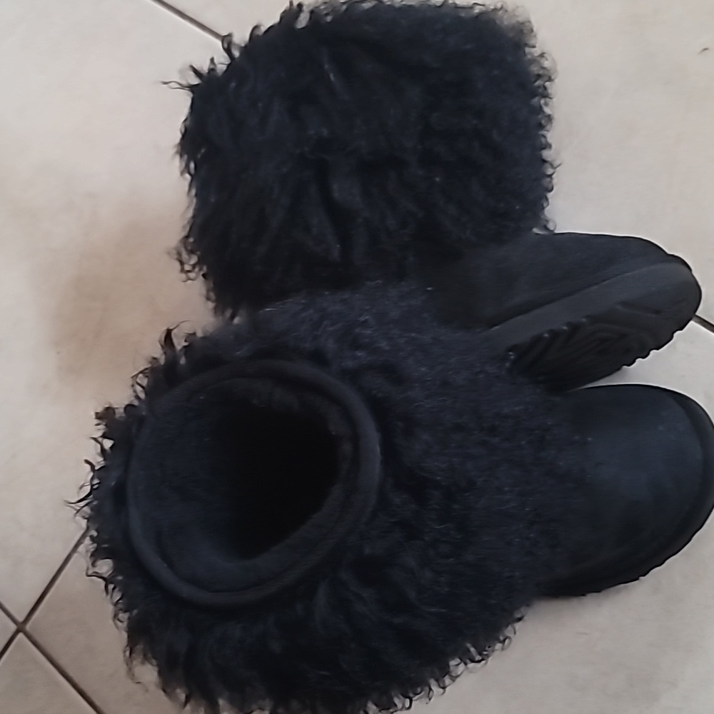 UGGs Black Shaggy Top Winter Boots with Fur Whimsigoth SZ 6